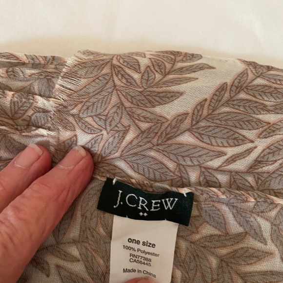 Wrap - Picture 3 of 3